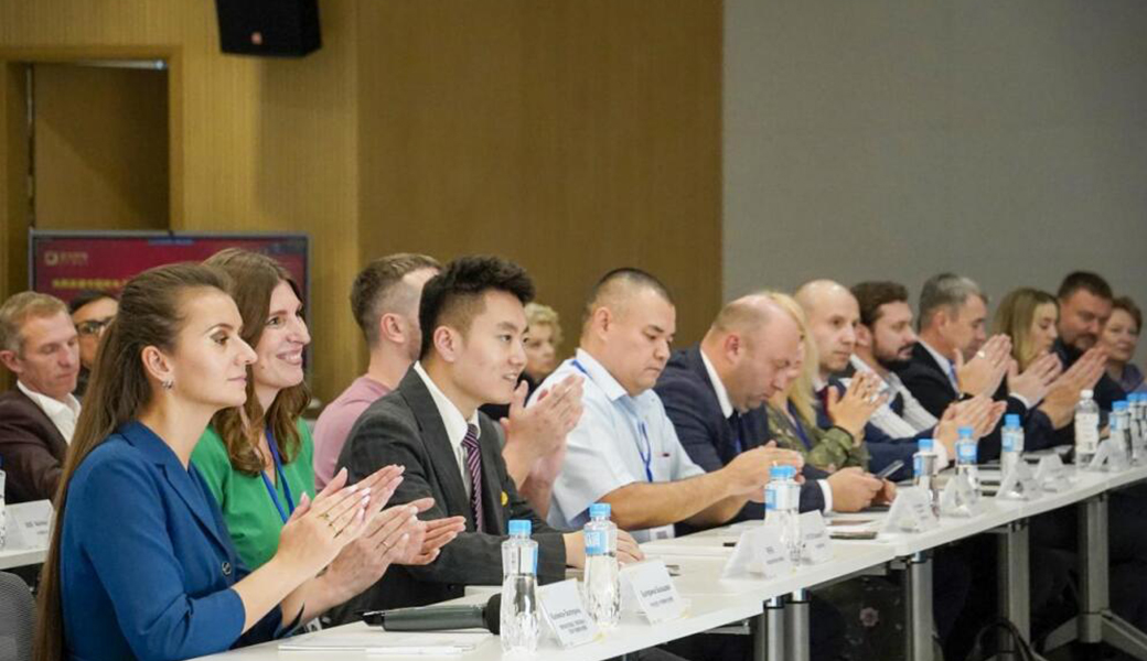 中國機電產(chǎn)品進出口商會，俄羅斯代表團蒞臨正大機電企業(yè)考察交流